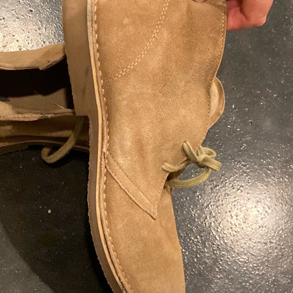 sz10 NEW Men’s suede boot. American Eagle brand.